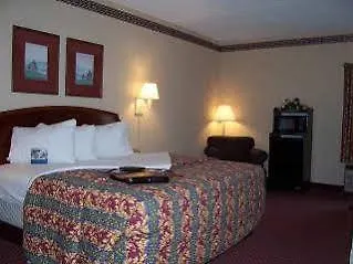 Hampton Inn & Suites Newport News-Airport - Oyster Point Area Hotel