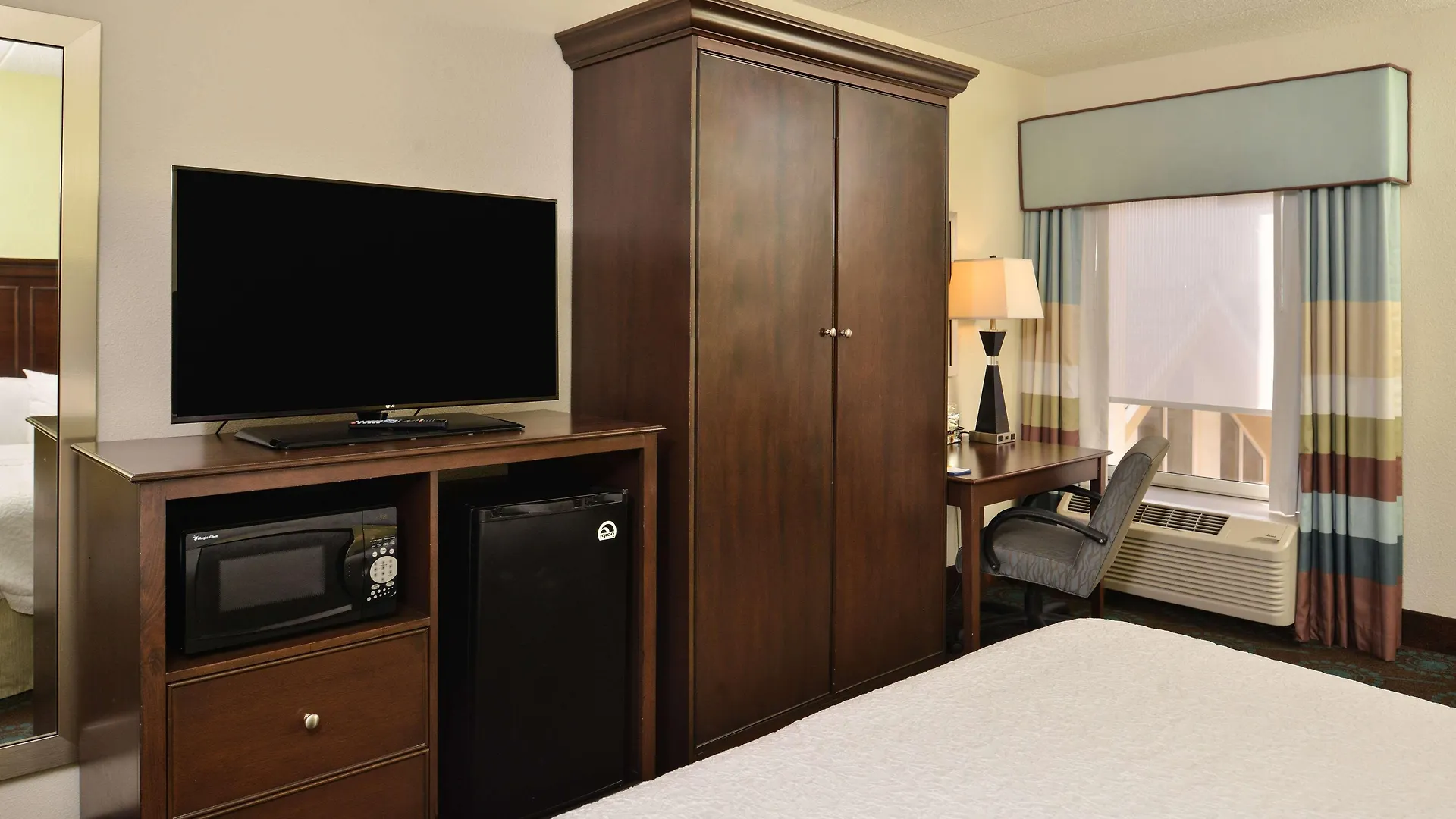 Hampton Inn & Suites Newport News-Airport - Oyster Point Area United States