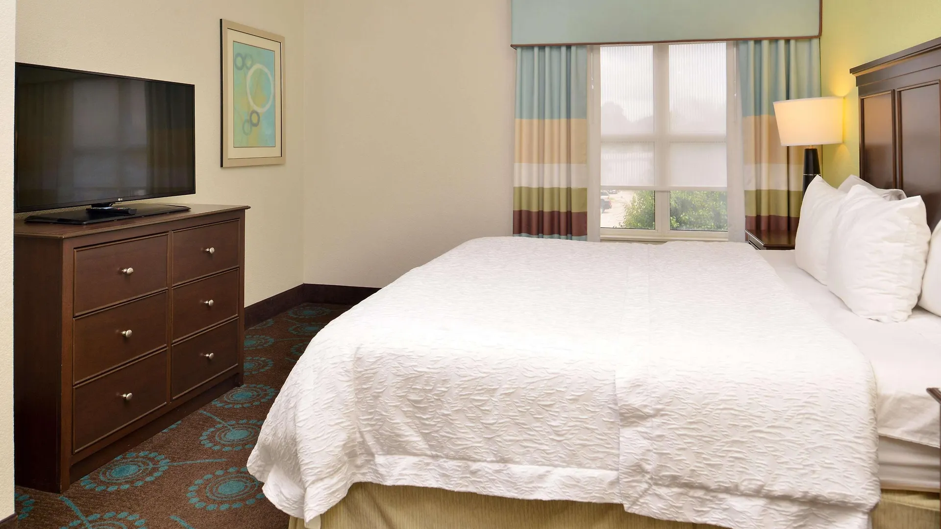 Hampton Inn & Suites Newport News-Airport - Oyster Point Area 3*,  United States