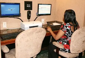 Hampton Inn & Suites Newport News-Airport - Oyster Point Area 3*,