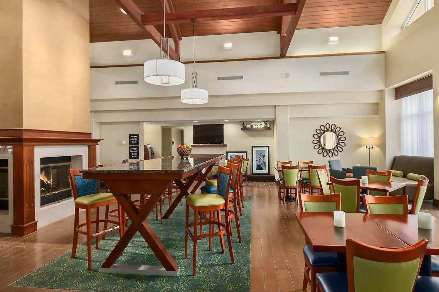 Hampton Inn & Suites Newport News-Airport - Oyster Point Area 3*,