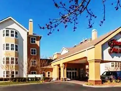 Hampton Inn & Suites Newport News-Airport - Oyster Point Area